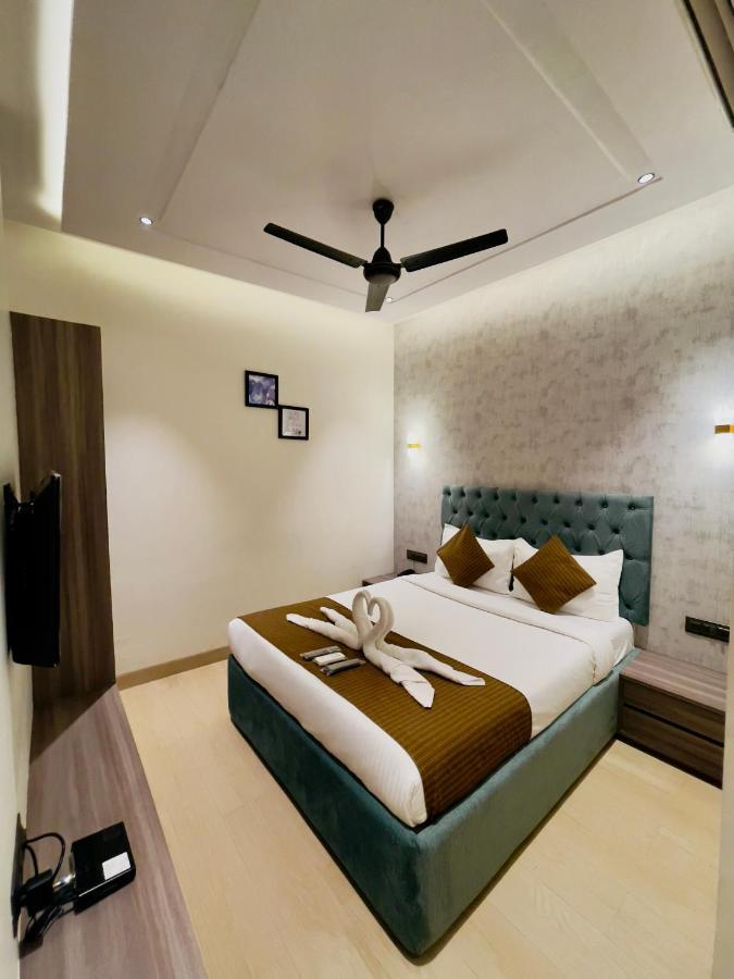 מומביי Hotel Lime Wood מראה חיצוני תמונה
