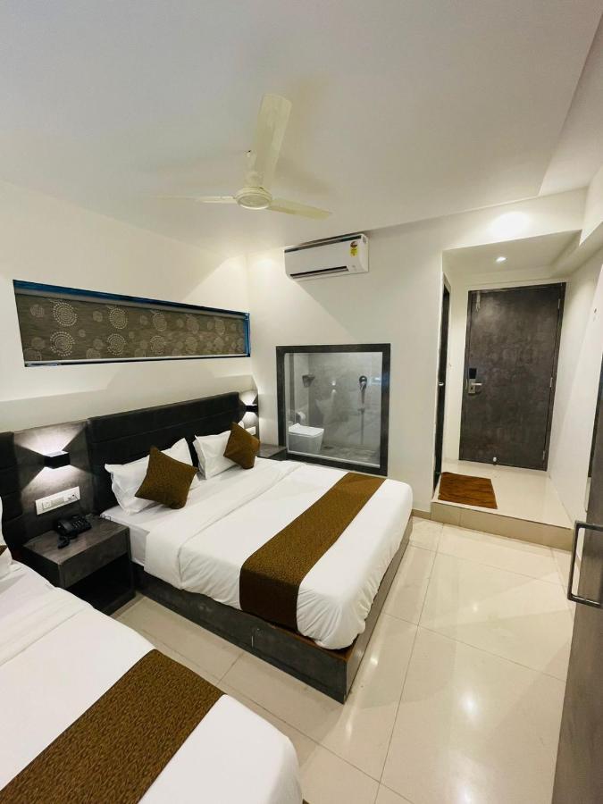 מומביי Hotel Lime Wood מראה חיצוני תמונה